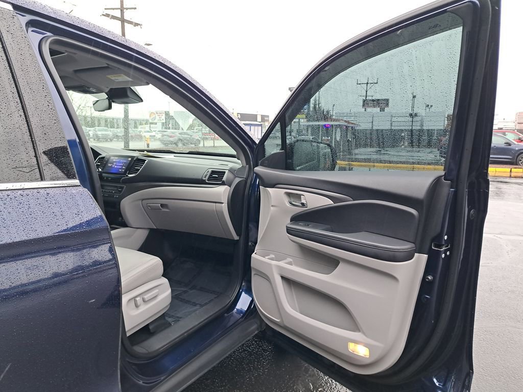 Used 2023 Honda Ridgeline RTL-E image 17