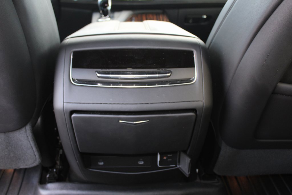 Used 2023 Cadillac Escalade Premium Luxury w/ Performance Package image 32