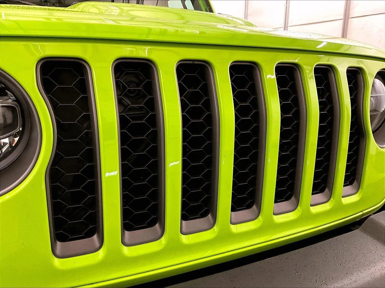 Used 2021 Jeep Gladiator Rubicon w/ Dual Top Group AWD/4WD image 29