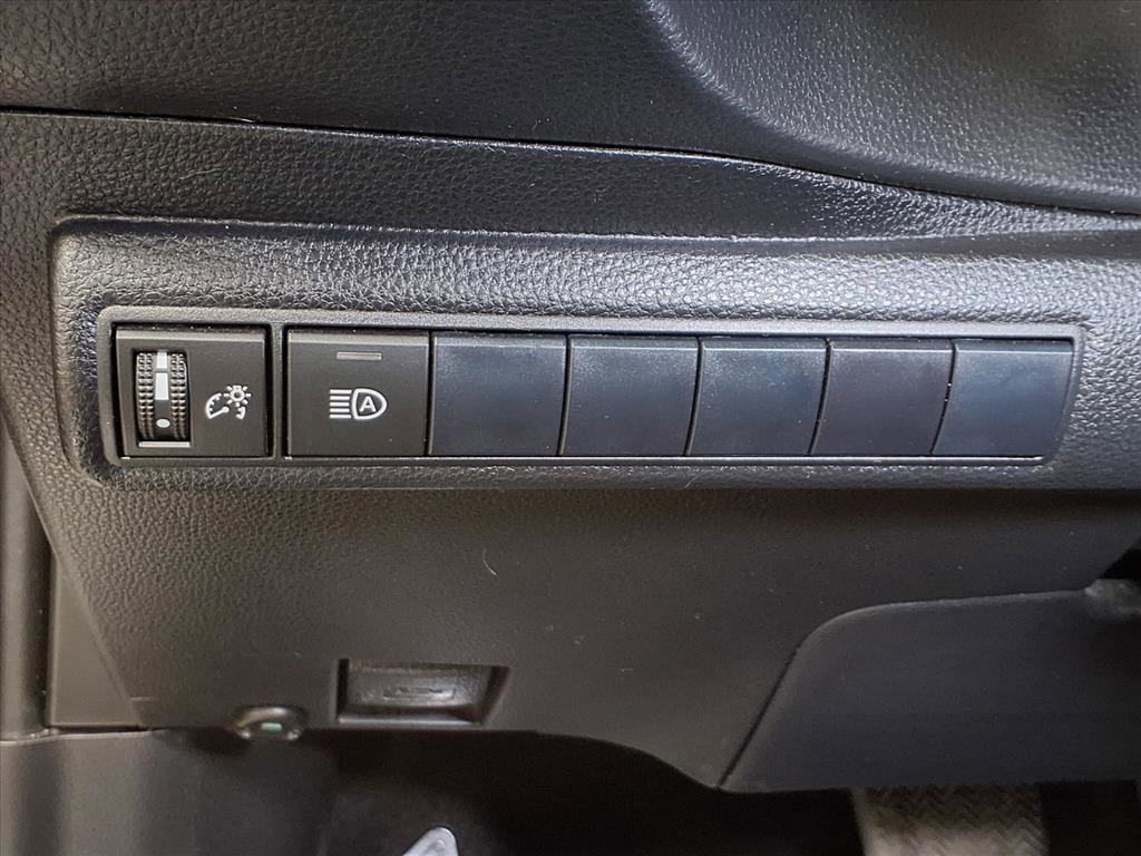 Used 2019 Toyota Corolla SE w/ Carpet Mat Package image 17