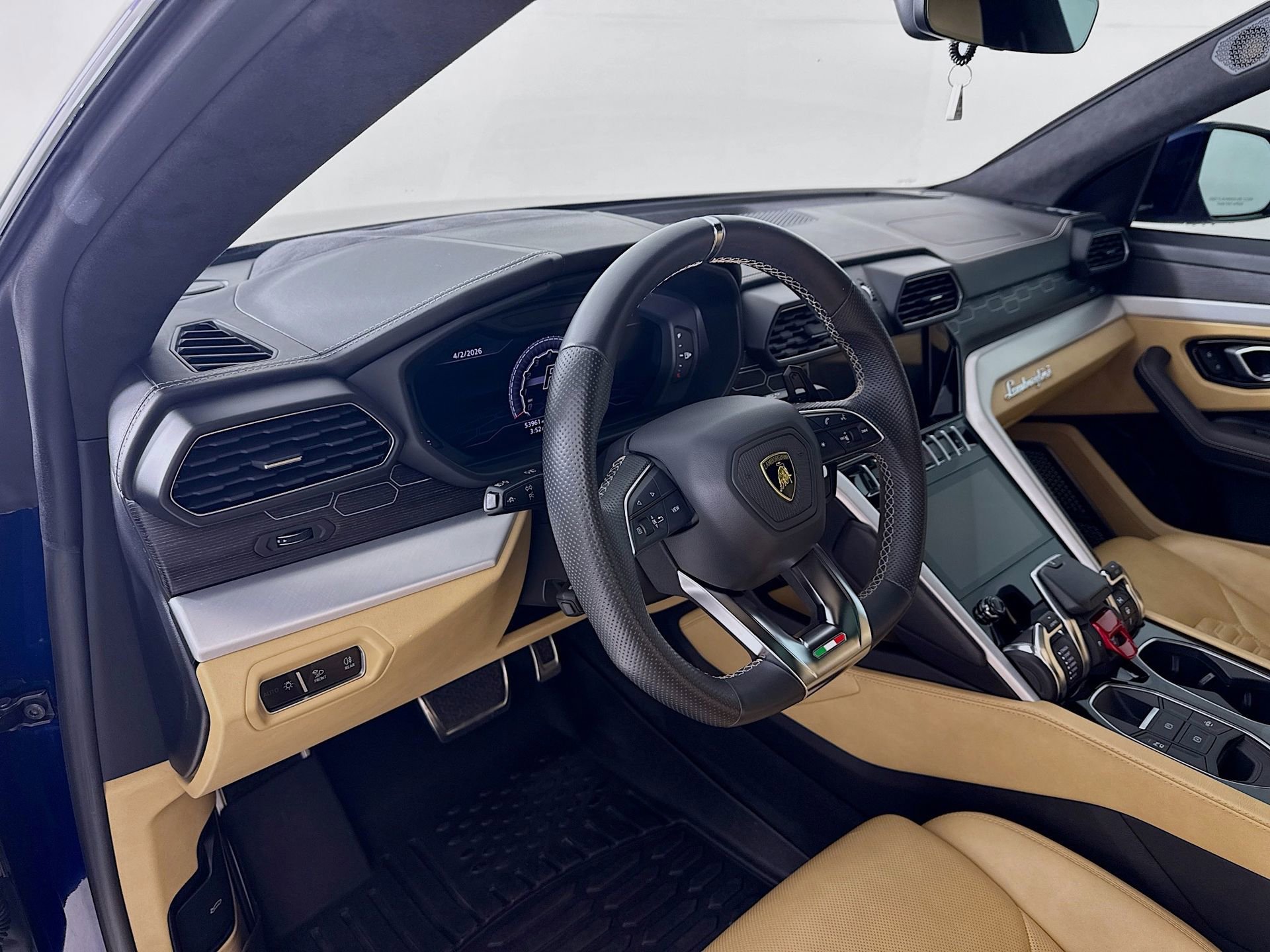 Used 2020 Lamborghini Urus image 10