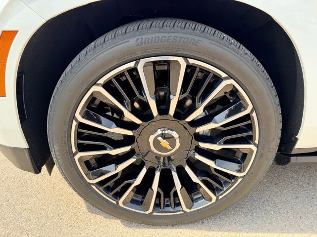Used 2025 Chevrolet Suburban High Country image 12