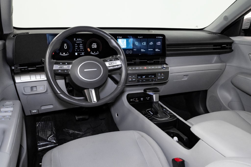 Used 2025 Hyundai Kona SEL FWD image 6