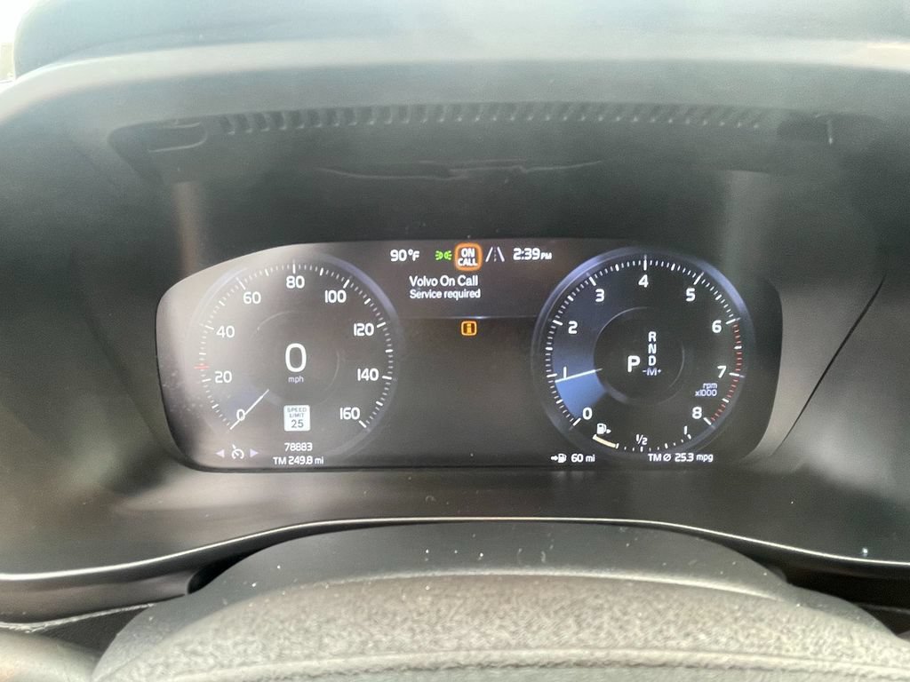 Used 2022 Volvo XC40 T5 Momentum AWD/4WD image 18