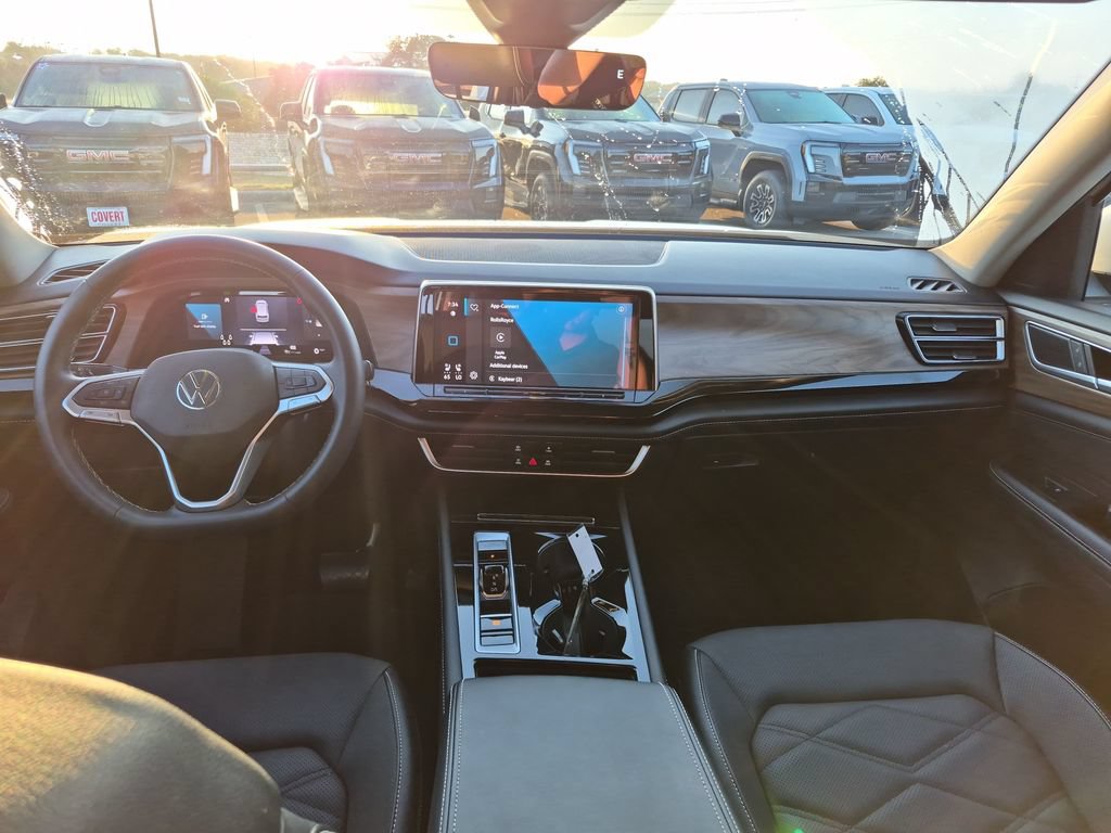 Used 2024 Volkswagen Atlas SE FWD image 31