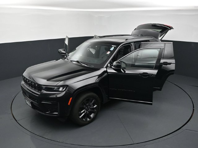 Used 2026 Jeep Grand Cherokee Limited AWD/4WD image 26