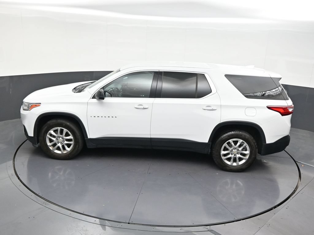 Used 2021 Chevrolet Traverse LS FWD image 17