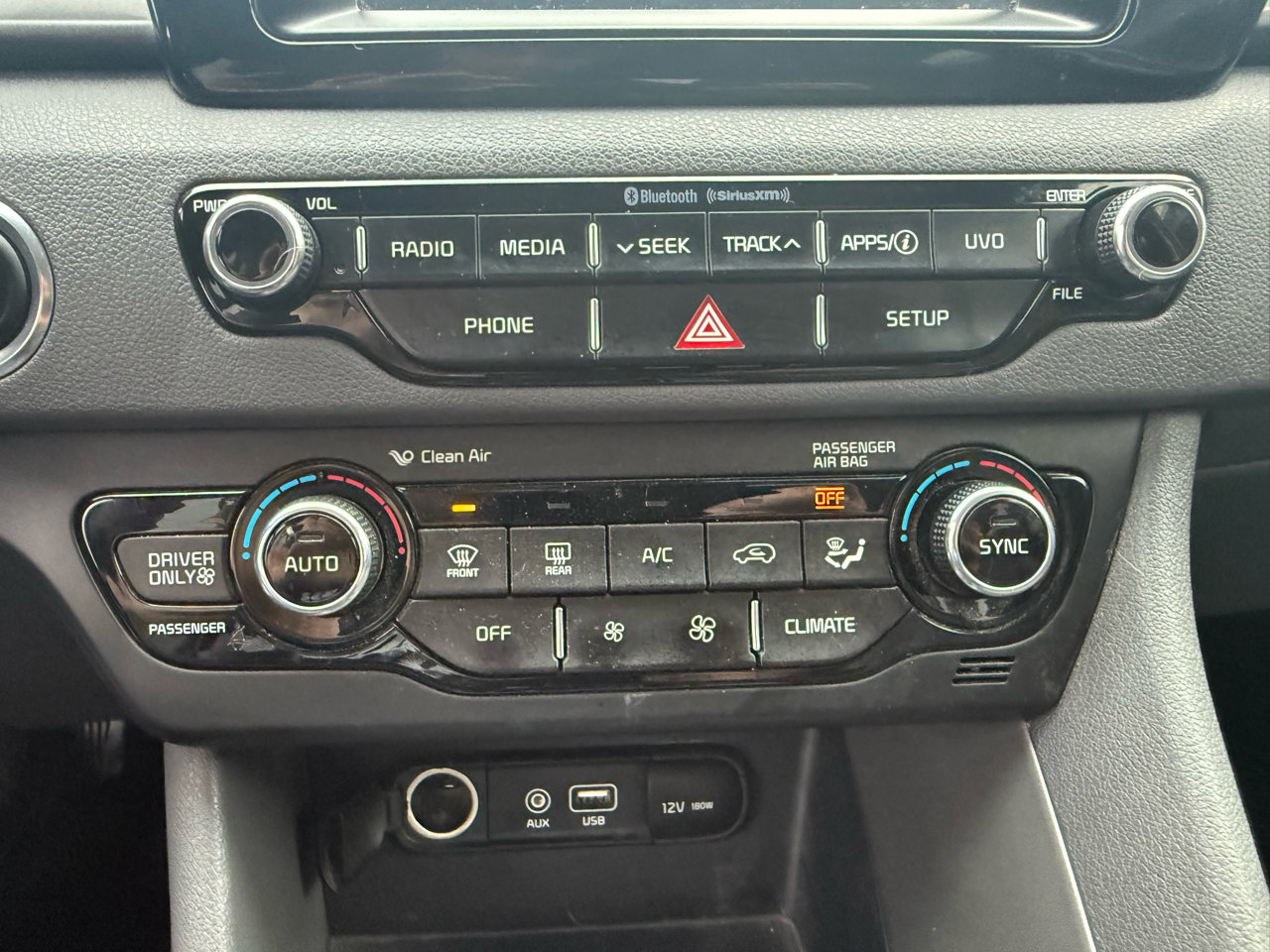 Used 2017 Kia Niro LX image 11