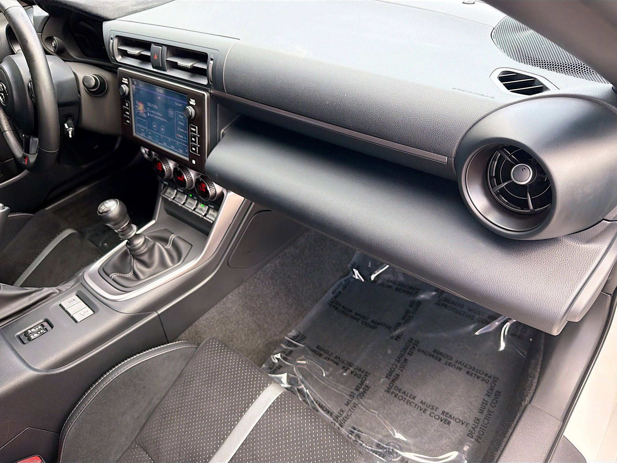 Used 2025 Toyota GR86 Premium w/ Performance Package RWD image 27