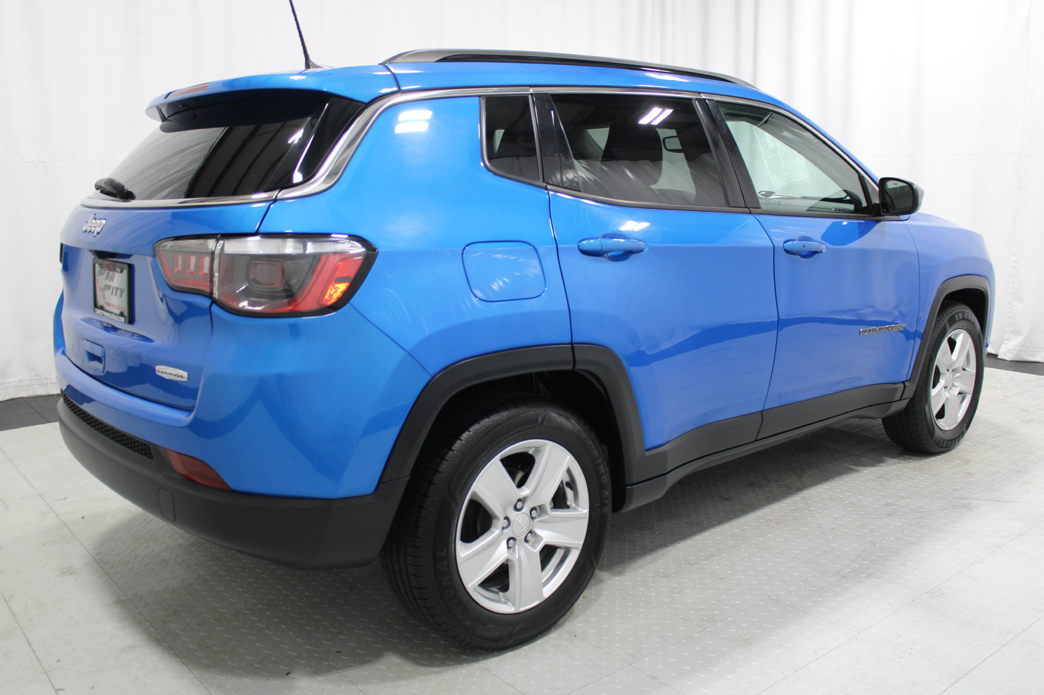Used 2022 Jeep Compass Latitude w/ Sun and Sound Group FWD image 6