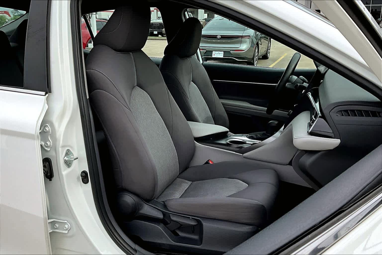 Used 2023 Toyota Camry LE FWD image 9