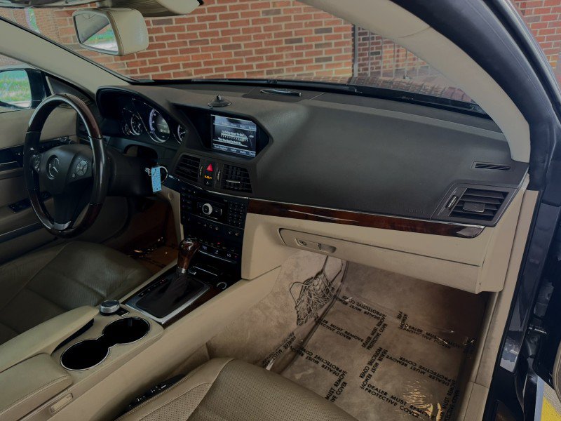 Used 2010 Mercedes-Benz E 550 Coupe image 26