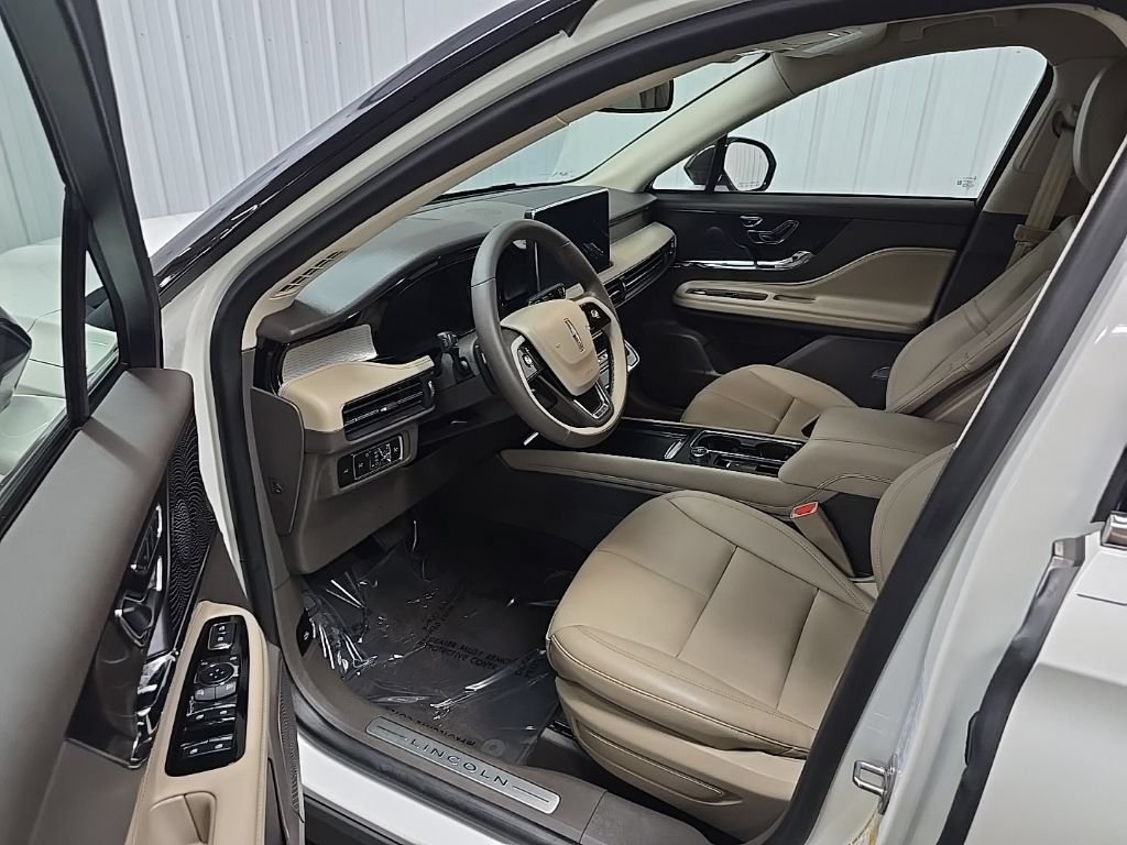 Used 2023 Lincoln Corsair AWD image 33
