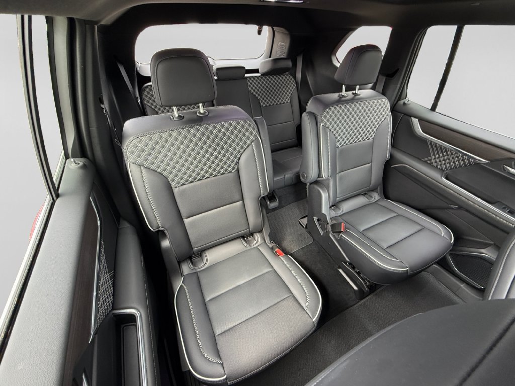 Used 2024 GMC Acadia Denali w/ Super Cruise Package AWD/4WD image 18