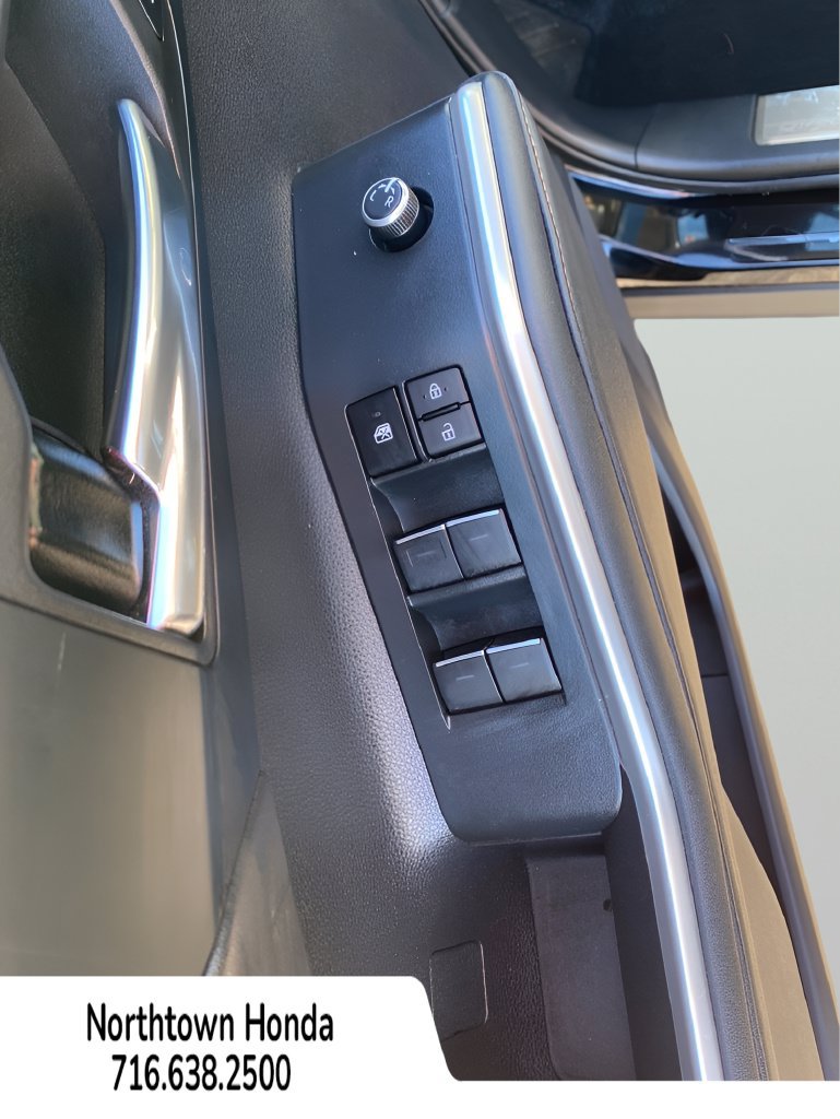 Used 2023 Toyota Highlander Bronze Edition FWD image 19