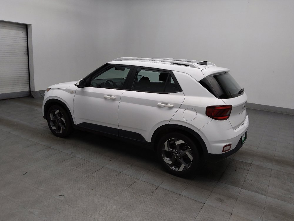 Used 2021 Hyundai Venue SEL FWD image 3