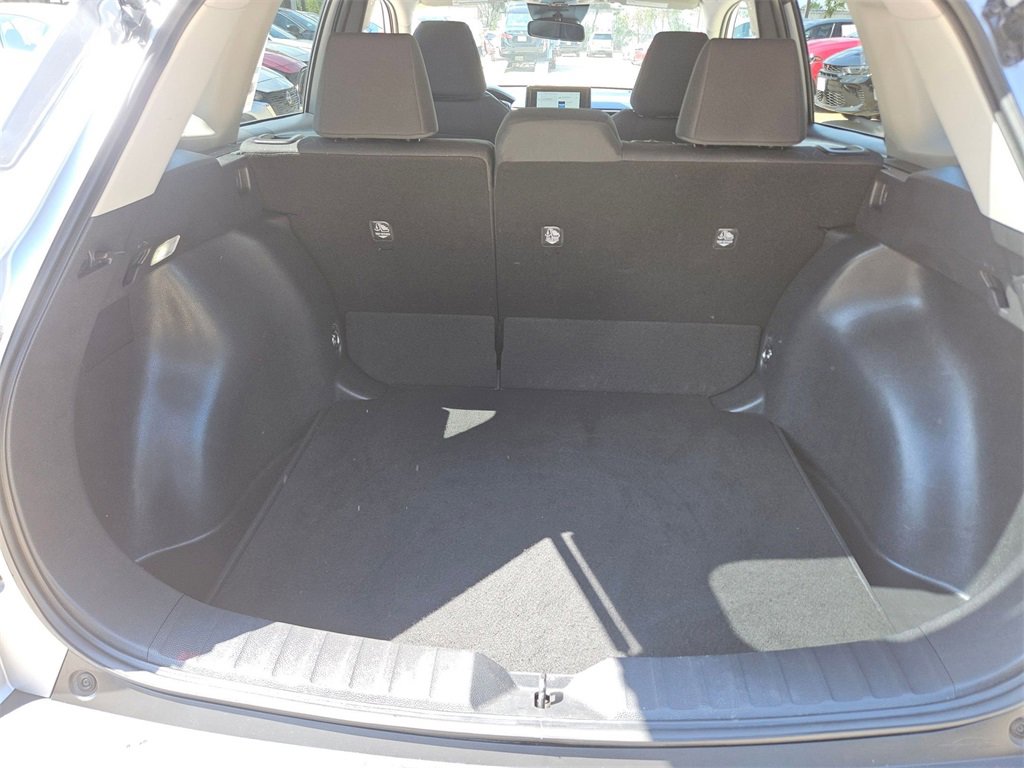 Used 2025 Toyota Corolla Cross LE image 27