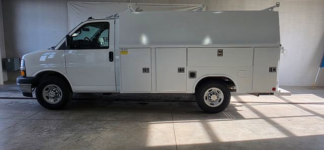New 2026 Chevrolet Express 3500 w/ Power Convenience Package image 2