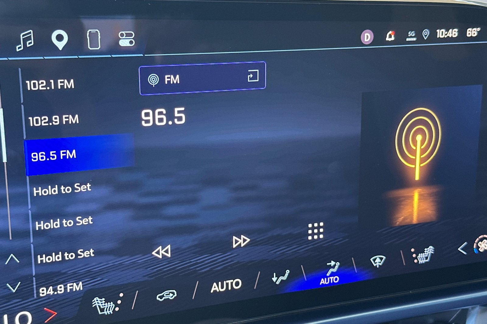 Used 2024 Chevrolet Equinox EV LT w/ LPO, Blackout Package FWD image 18