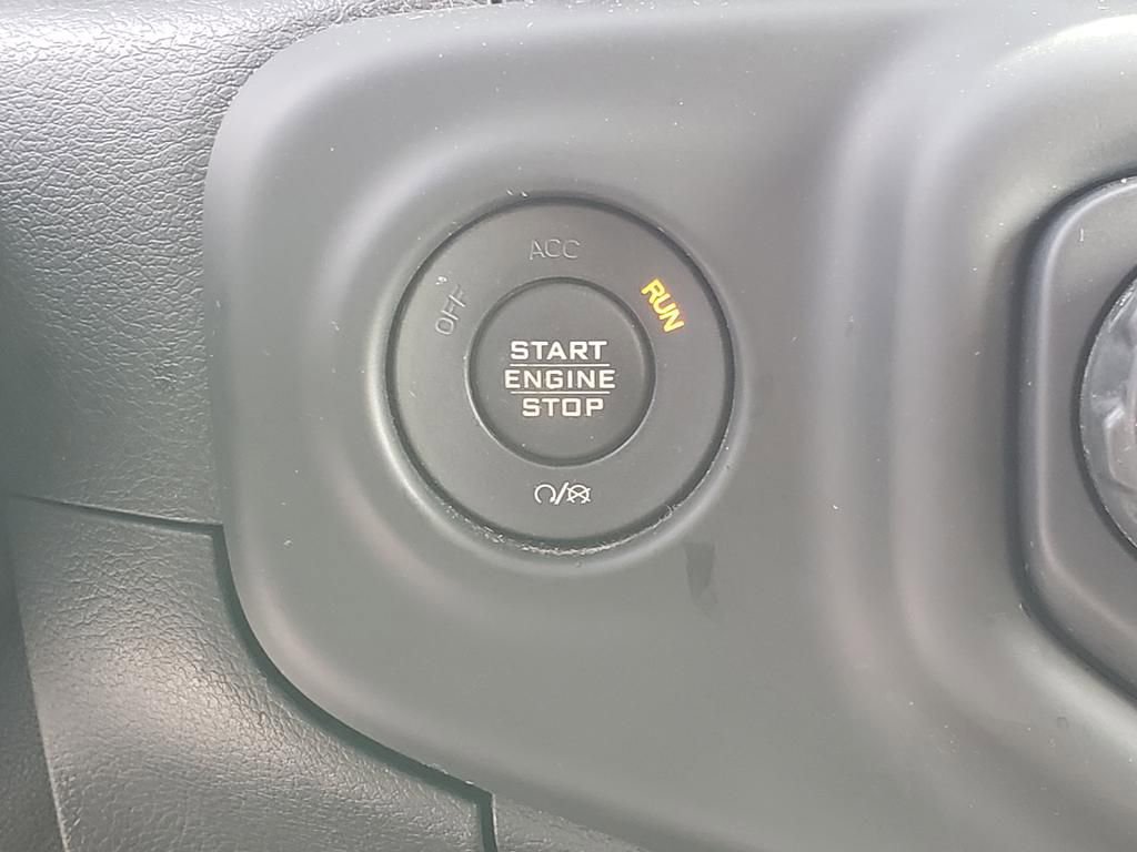 Used 2018 Jeep Wrangler Unlimited Sahara w/ Cold Weather Group image 38