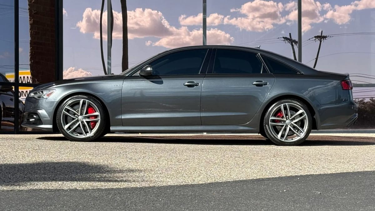 Used 2017 Audi S6 Premium Plus w/ S6 Sport Package AWD/4WD image 5