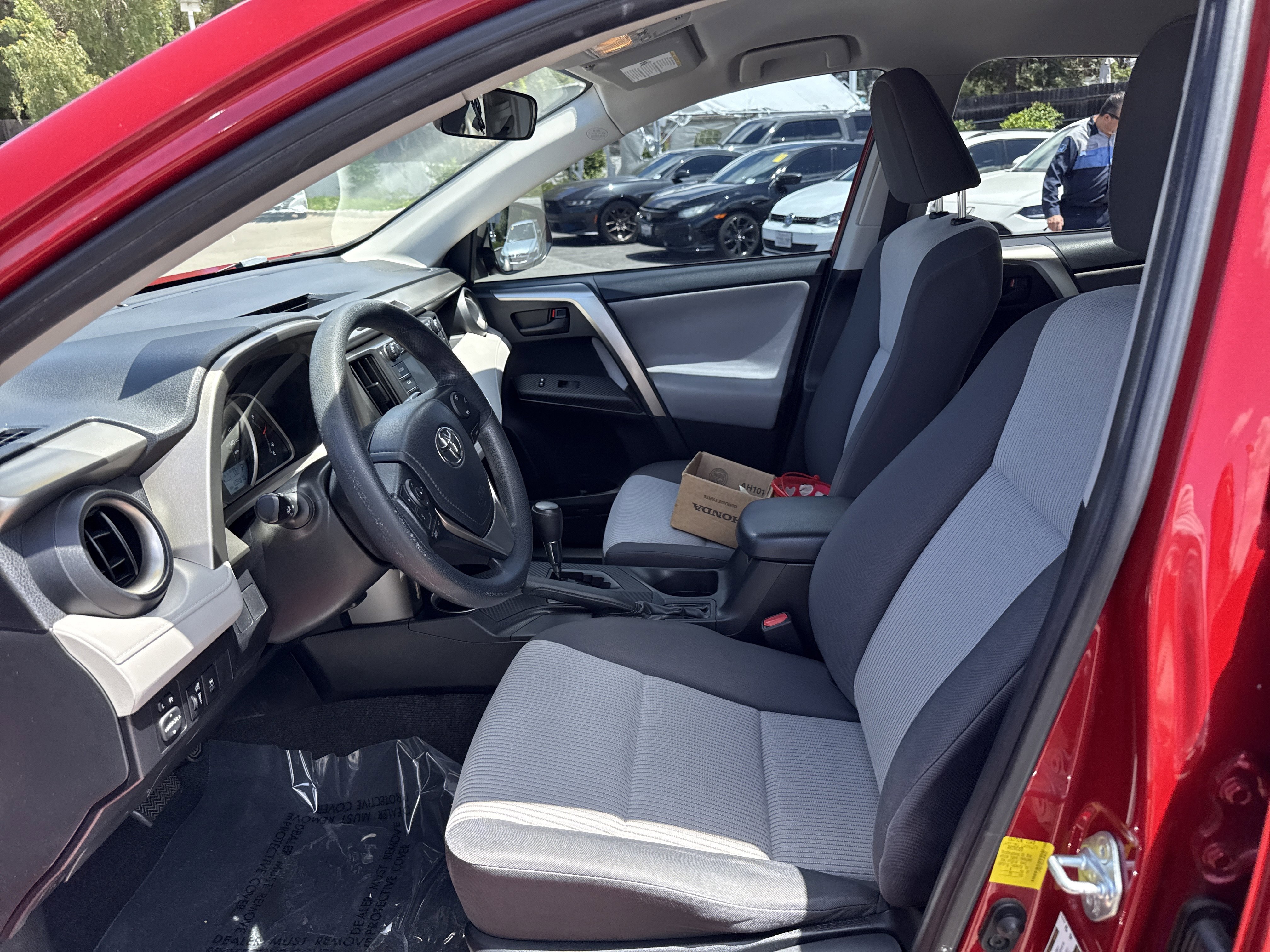 Used 2015 Toyota RAV4 LE FWD image 13