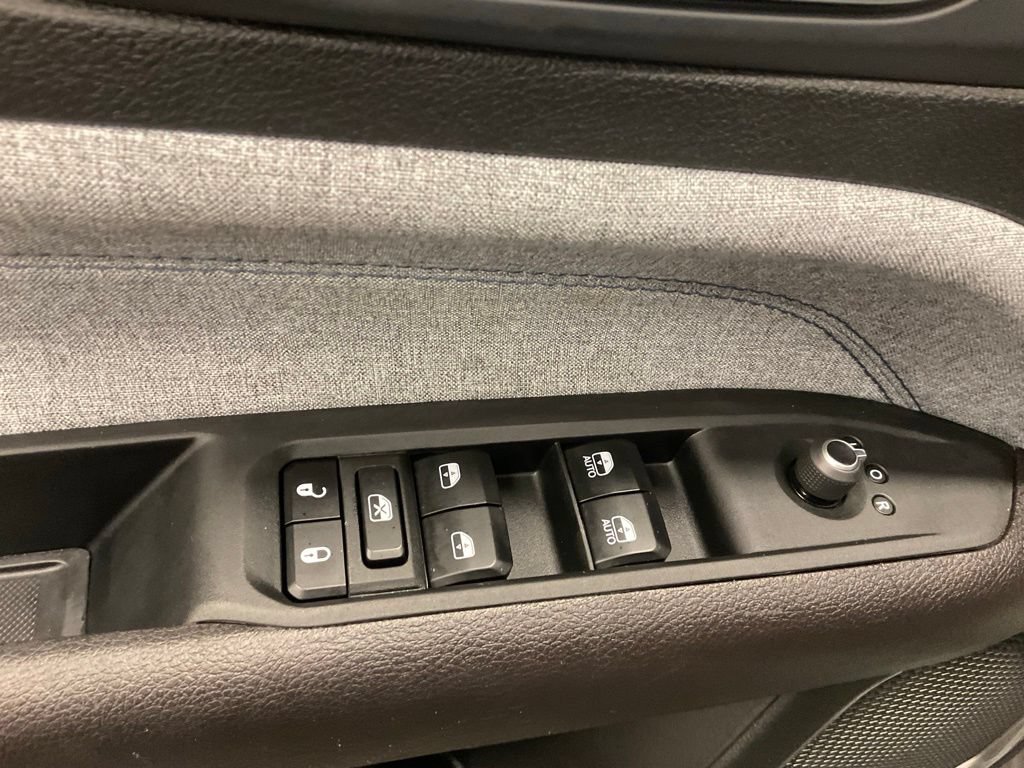 Used 2023 Jeep Compass Latitude w/ Convenience Group AWD/4WD image 15