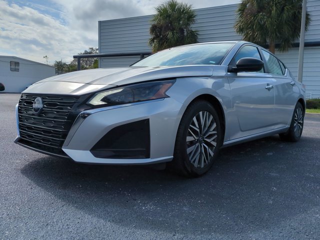 Used 2024 Nissan Altima 2.5 SV image 9