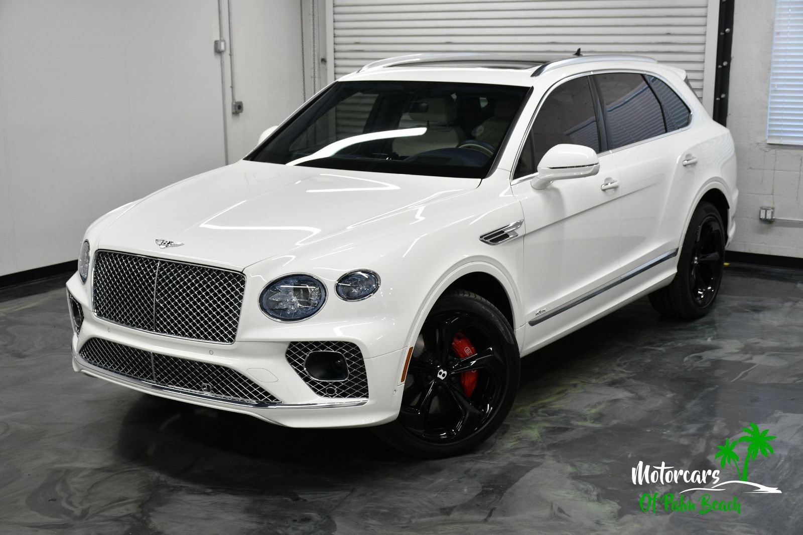 Used 2023 Bentley Bentayga AWD/4WD image 2
