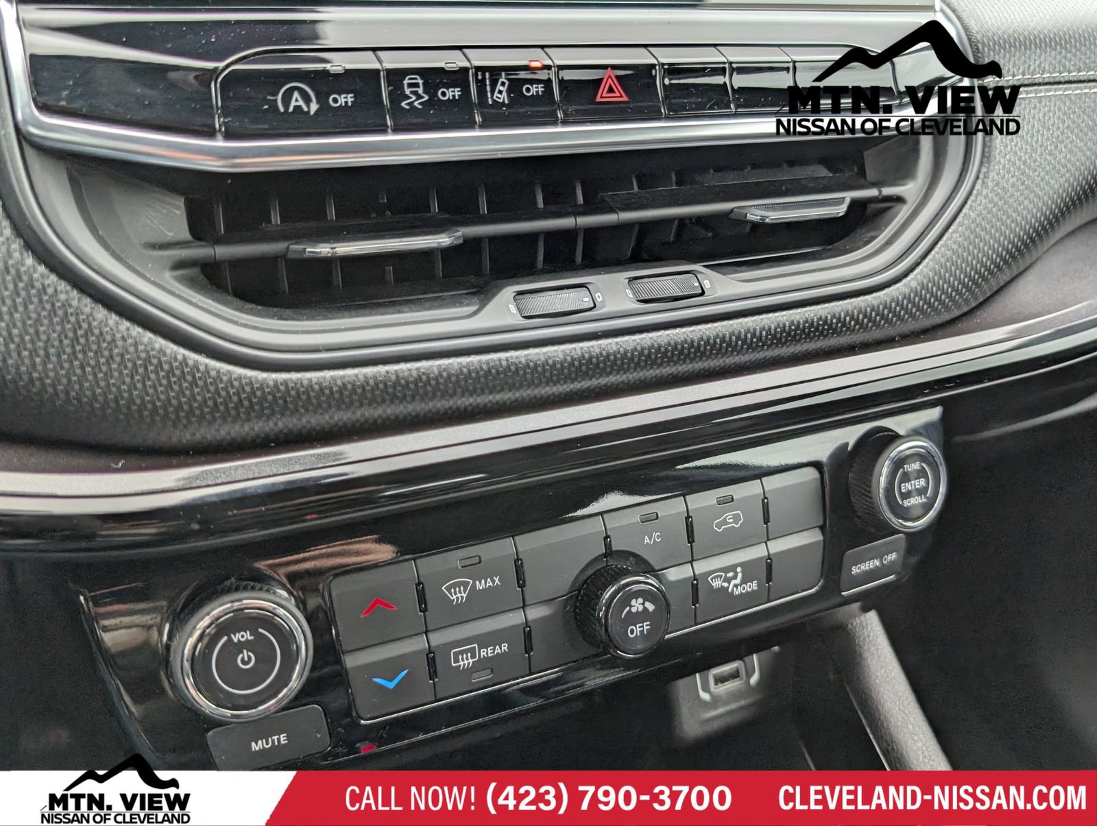 Used 2023 Jeep Compass Altitude image 15