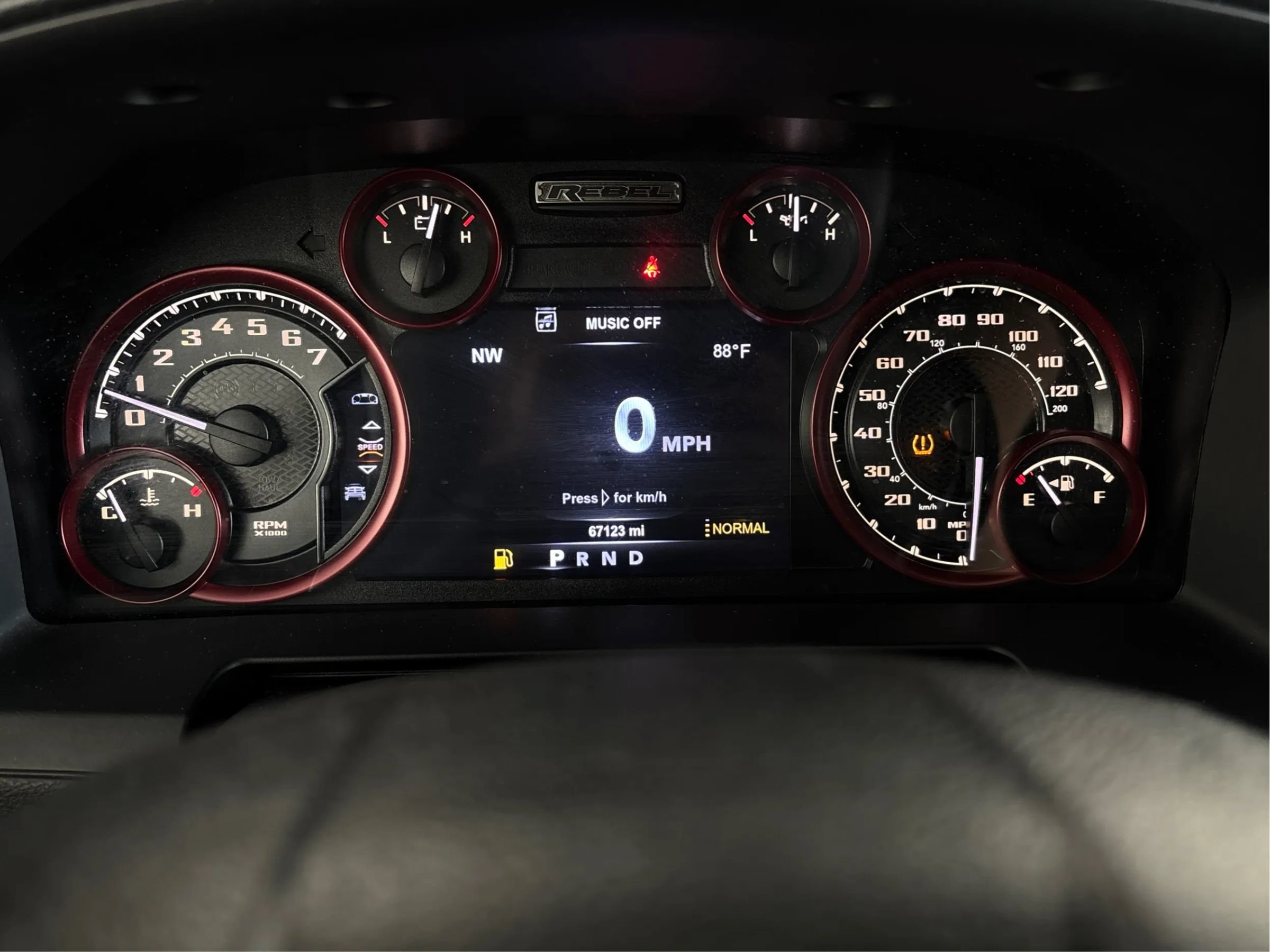 Used 2018 RAM 1500 Rebel w/ Luxury Group AWD/4WD image 23