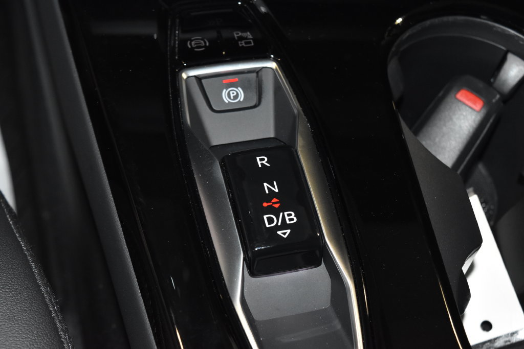 Used 2025 Audi Q6 e-tron Premium Plus AWD/4WD image 16