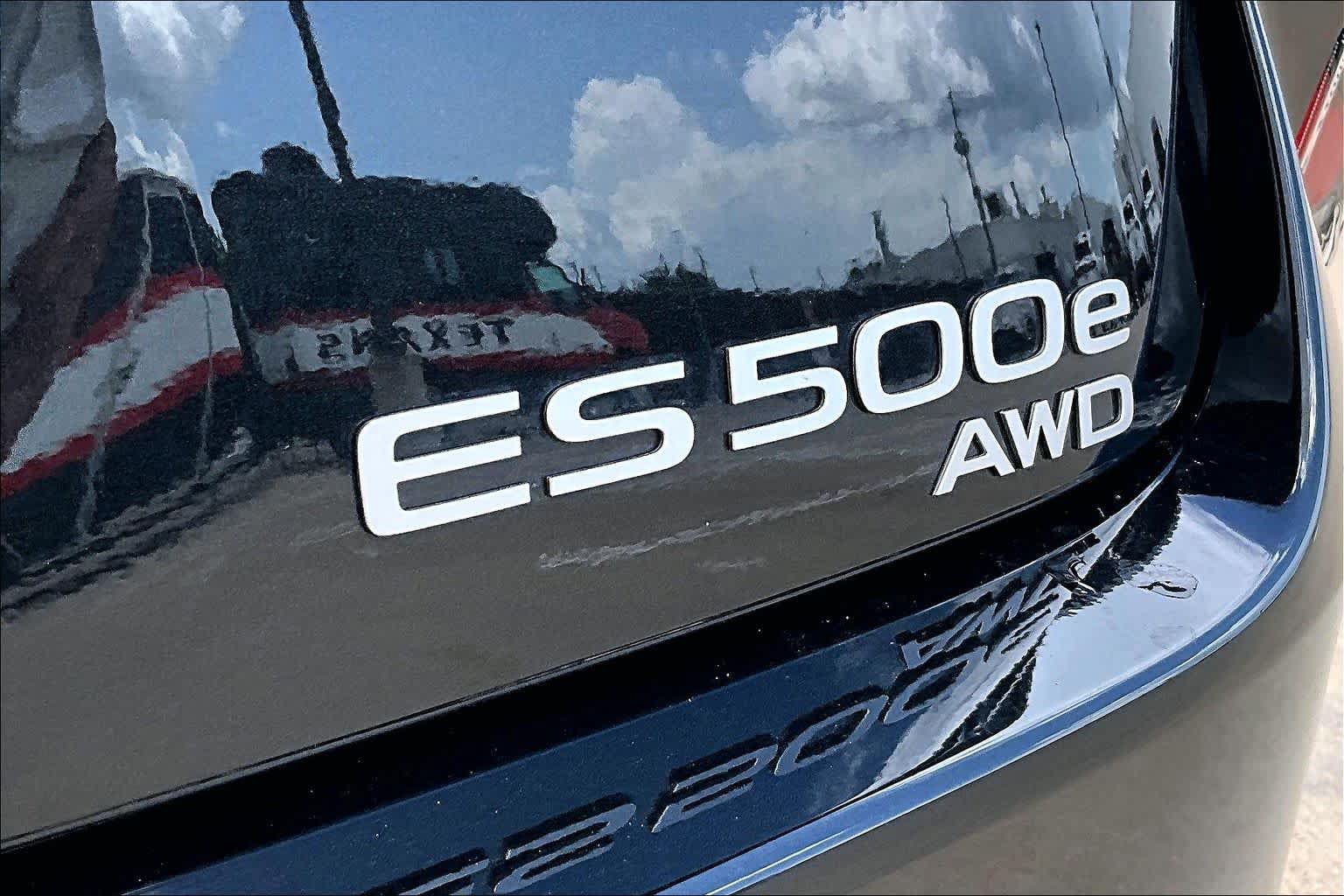 Used 2026 Lexus ES 500e AWD/4WD image 8
