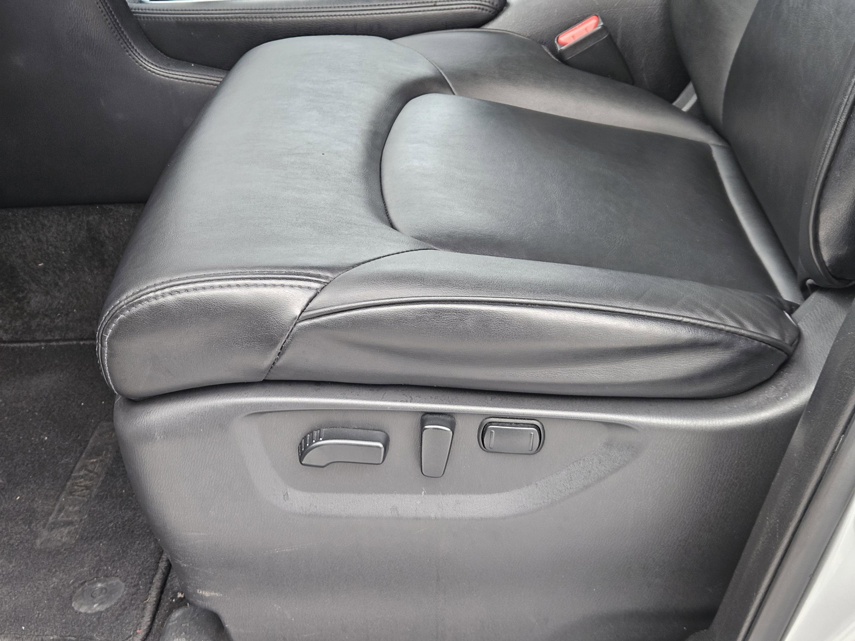 Used 2021 Nissan Armada SV image 26