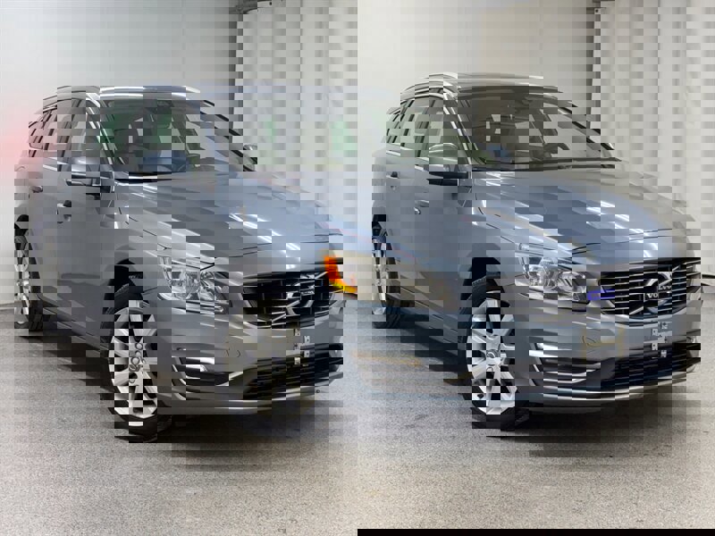 Used 2017 Volvo V60 T5 Premier w/ Convenience Package