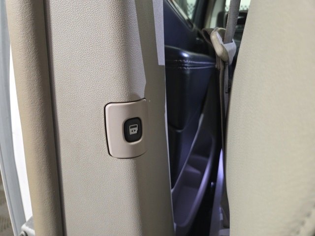 Used 2015 Chrysler Town & Country Touring image 31