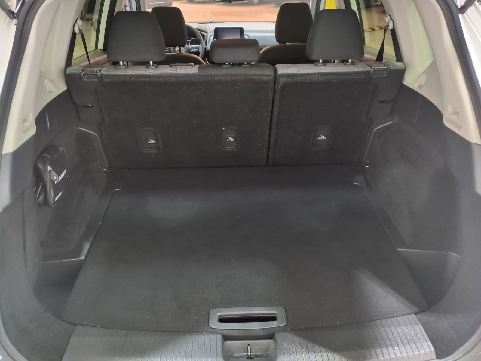 Used 2023 Nissan Rogue SV FWD image 13