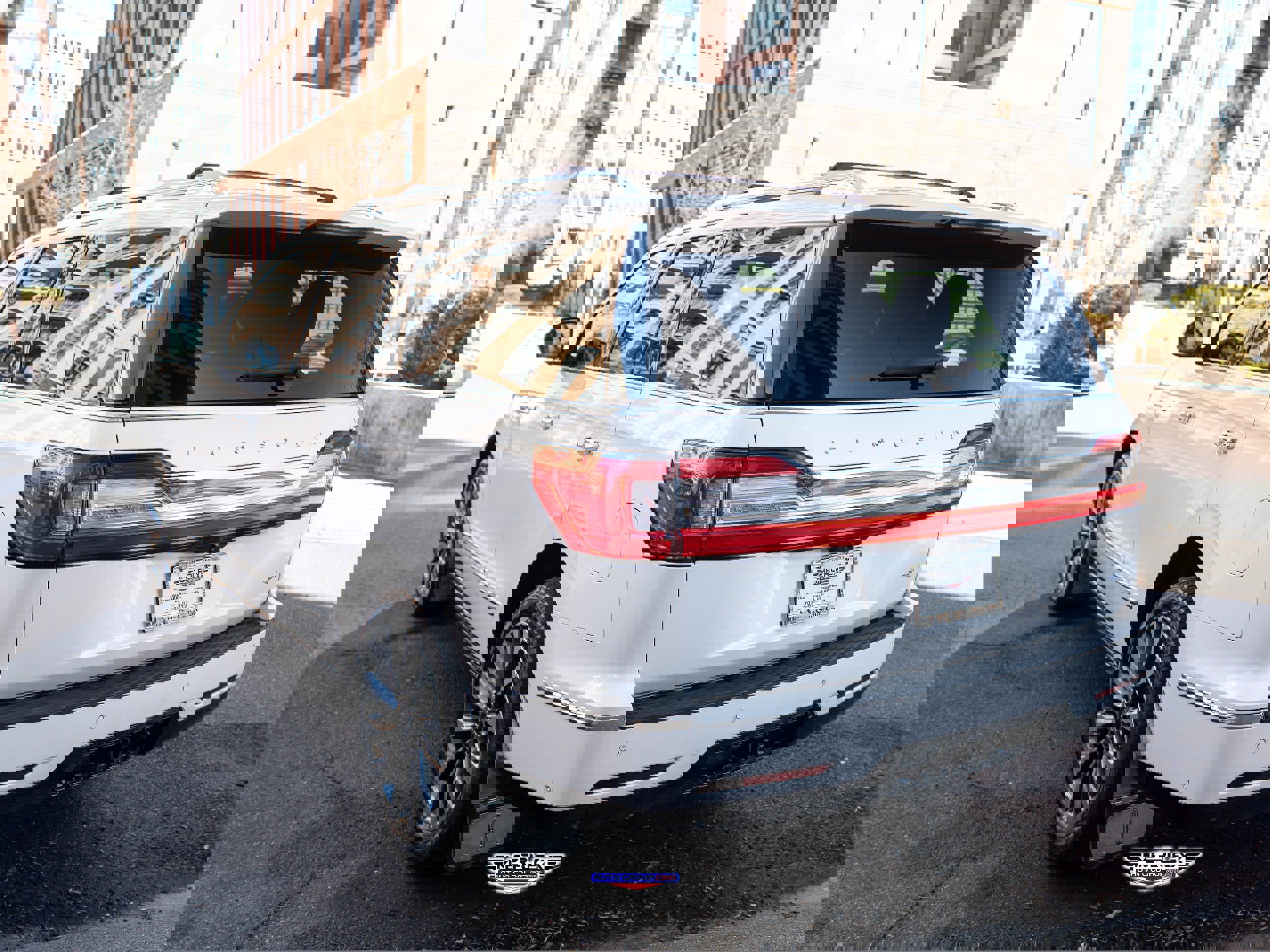 Used 2018 Lincoln Navigator Select w/ Technology Package image 5