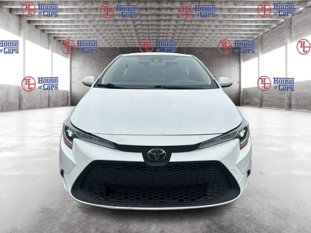 Used 2022 Toyota Corolla LE image 2