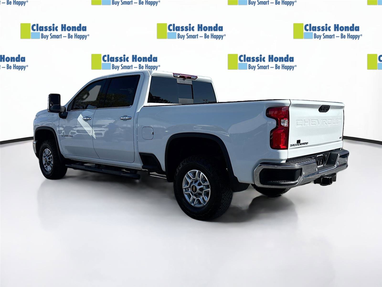 Used 2024 Chevrolet Silverado 2500 LTZ w/ LTZ Plus Package image 5