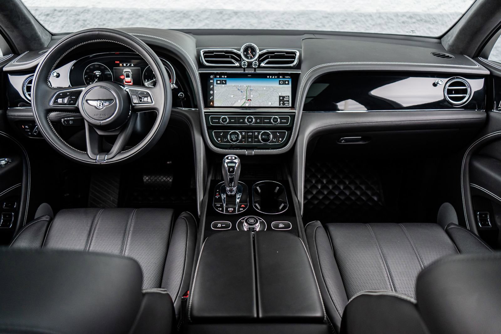 Used 2022 Bentley Bentayga image 4