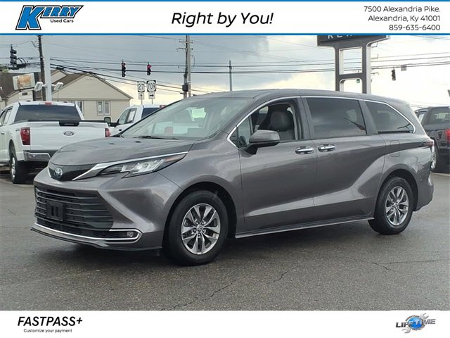 Used 2023 Toyota Sienna XLE