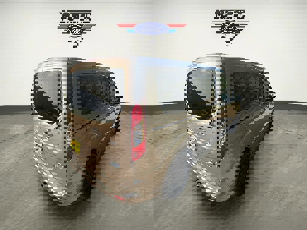 Used 2020 Ford Transit Connect XLT image 5