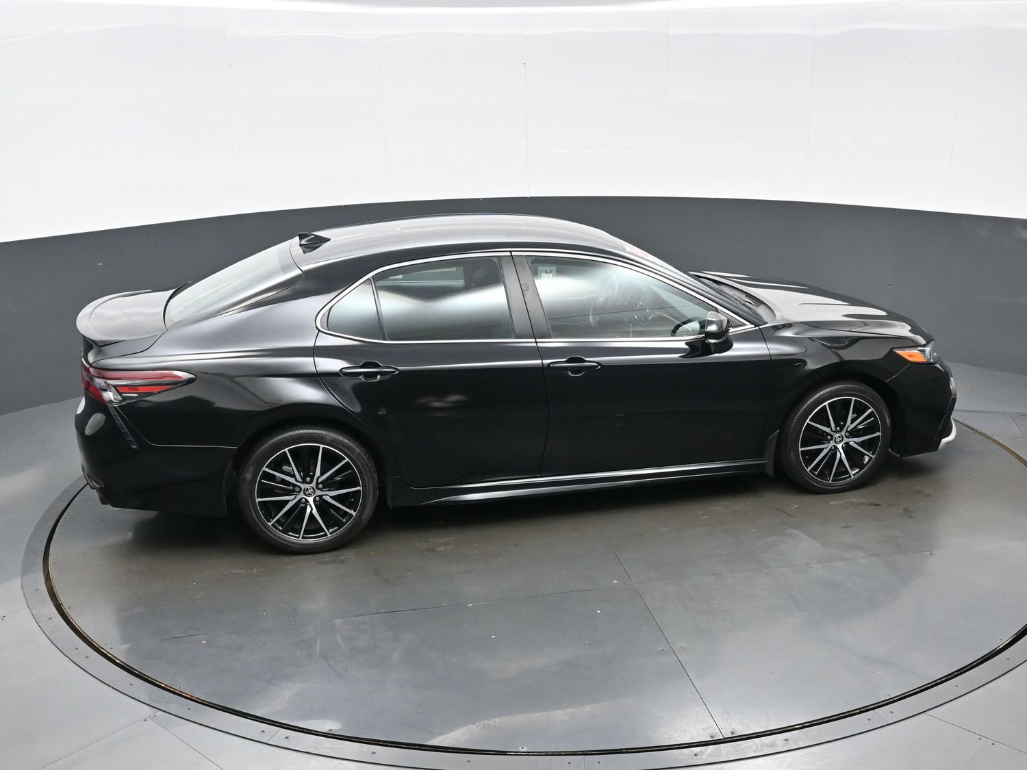 Used 2024 Toyota Camry SE FWD image 40
