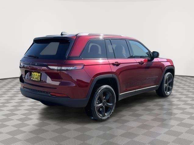 New 2025 Jeep Grand Cherokee Altitude image 5
