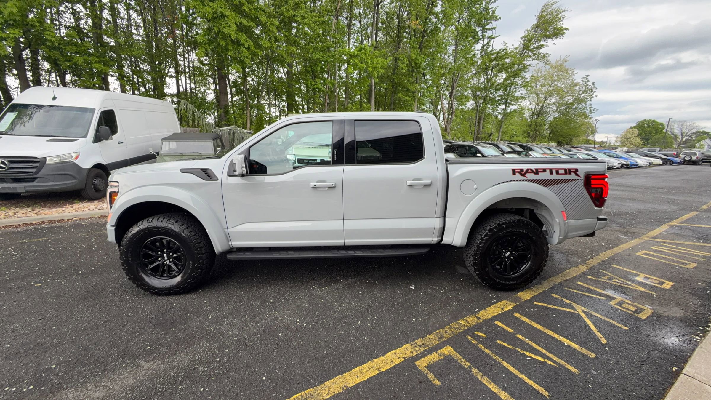 Used 2024 Ford F150 Raptor AWD/4WD image 12