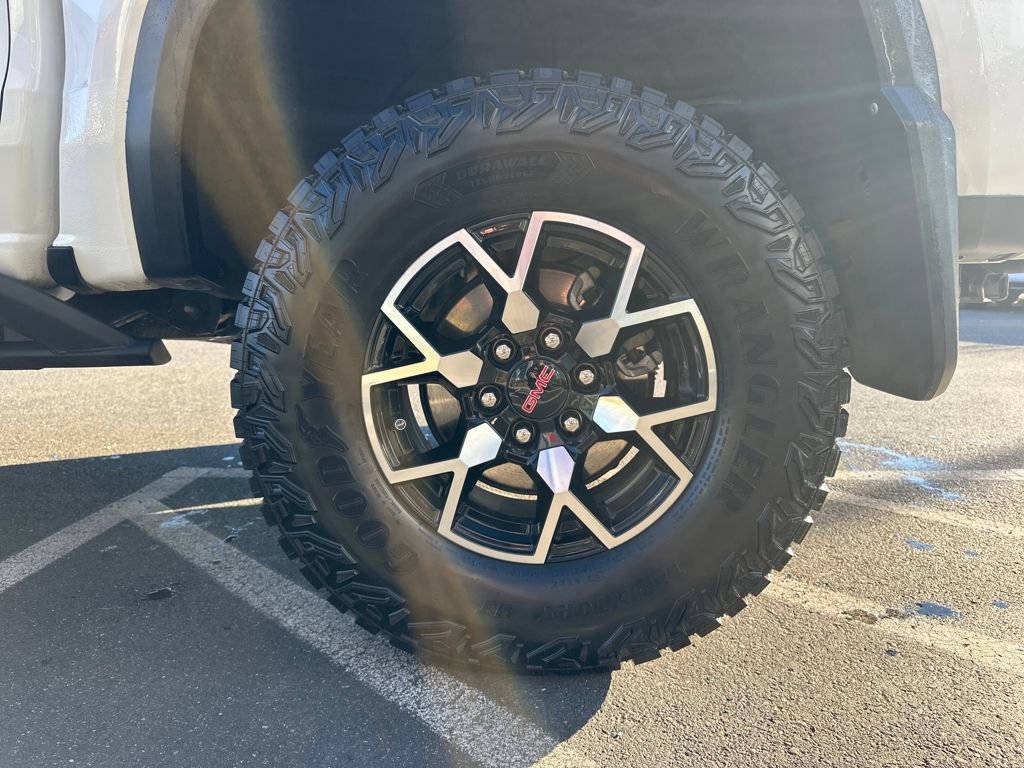 Used 2024 GMC Canyon AT4X image 28