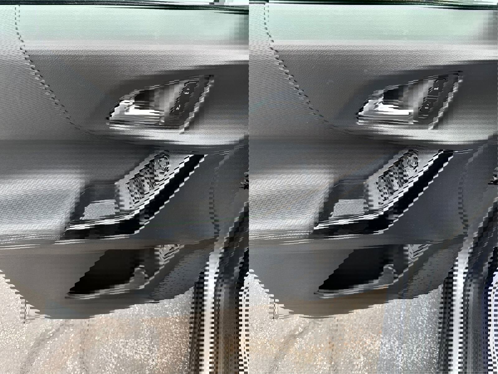 New 2026 Chevrolet Equinox LT w/ Convenience Package II image 21