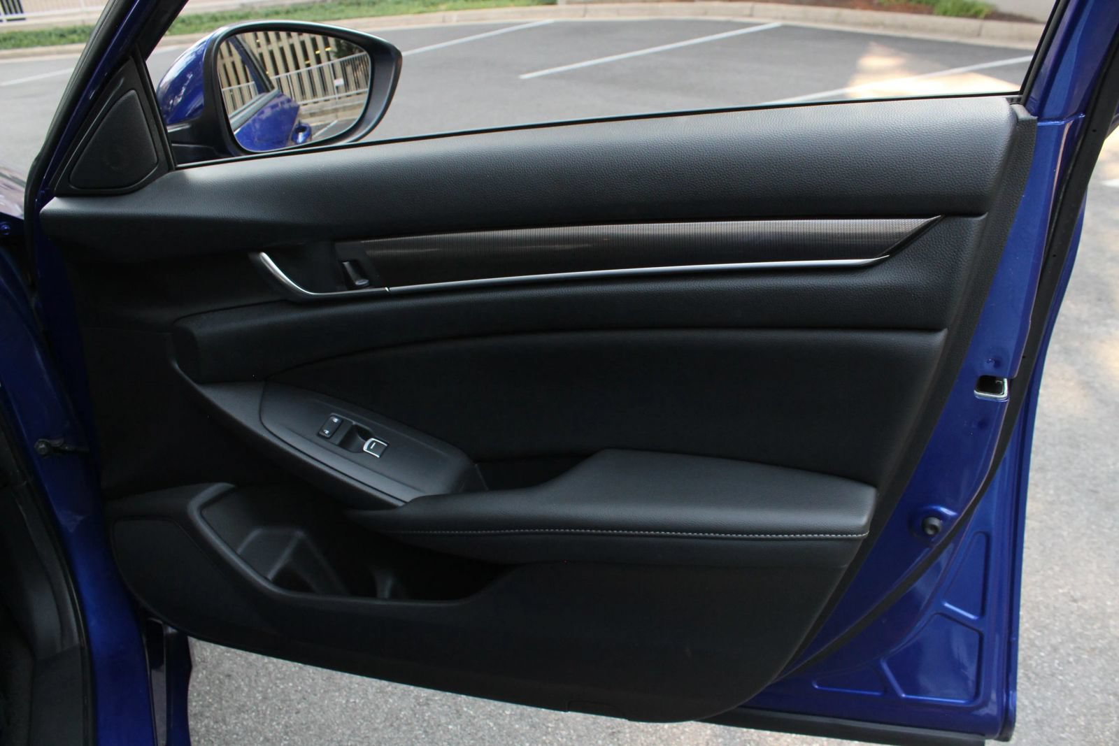 Used 2020 Honda Accord Sport image 25