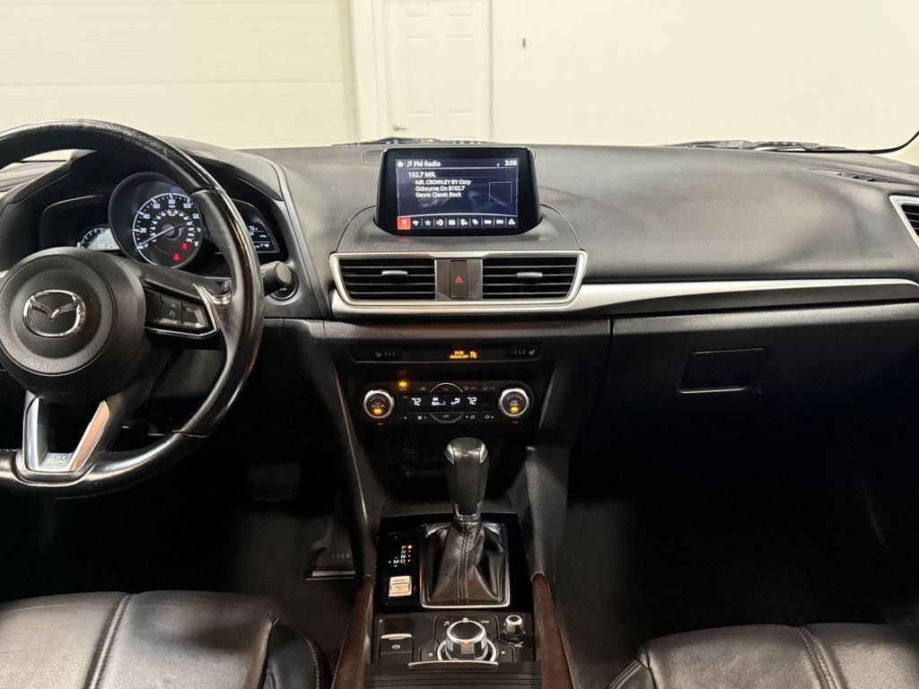 Used 2018 MAZDA MAZDA3 Touring FWD image 18